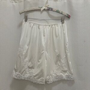 Vintage White Lace Trim Bloomers - Large